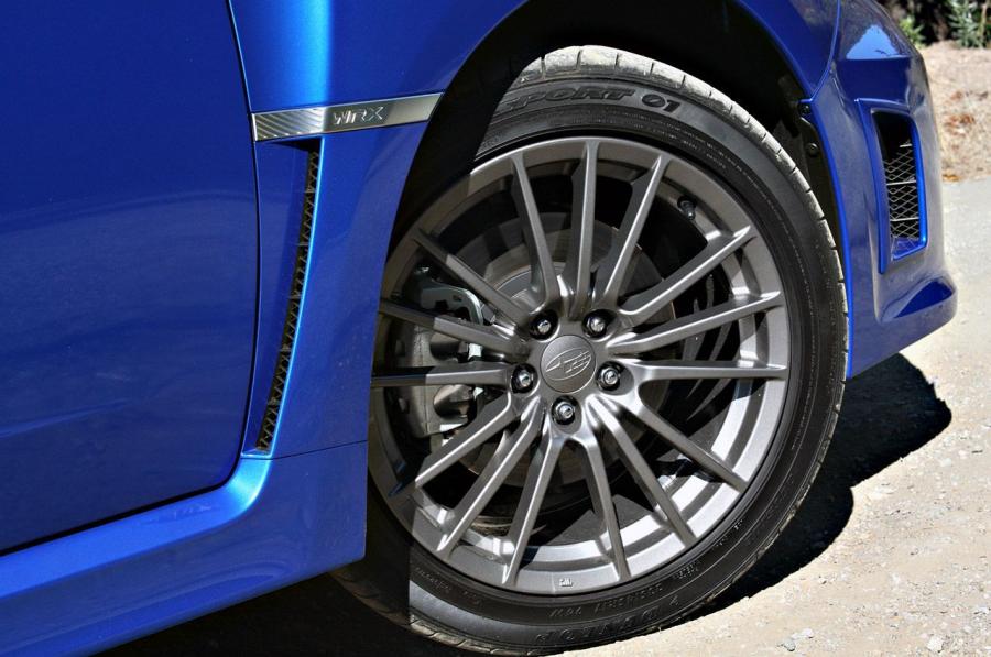 Subaru Impreza WRX 2011 года  (фото 33 из 39)